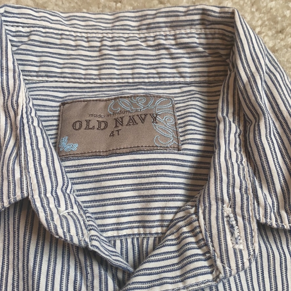 Boys button down striped shirt 4T - Picture 2 of 6